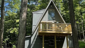 Family Cabin | Iron/ironing board, bed sheets