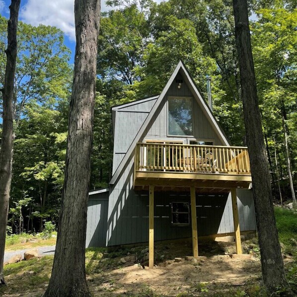 Family Cabin | Iron/ironing board, bed sheets