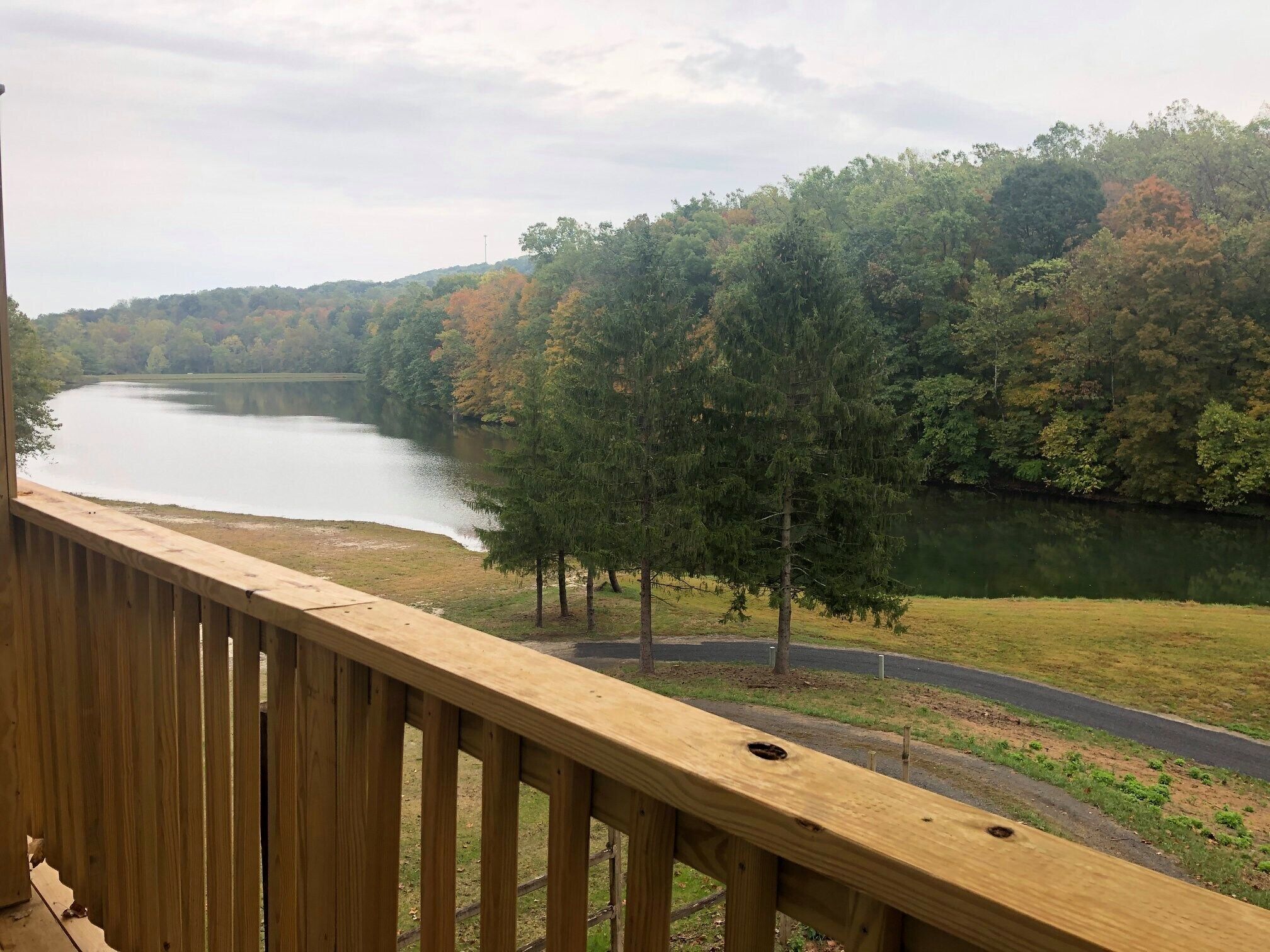 premier room, 1 queen bed, jetted tub, lakeside | balcony view