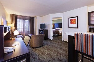 Down comforters, in-room safe, desk, blackout drapes