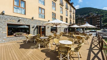 Breakfast and dinner served, Mediterranean cuisine