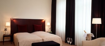 Metropolitan Hotel by Flemings