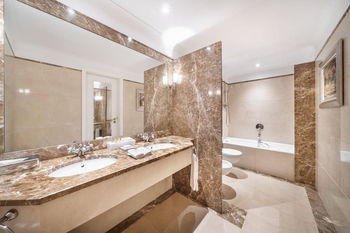 1 bedroom, minibar, in-room safe, desk