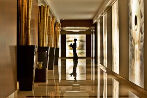 Couples treatment rooms, sauna, hot tub, Turkish bath, body treatments