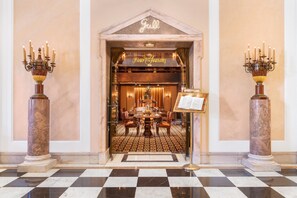 3 restaurants servant le dîner