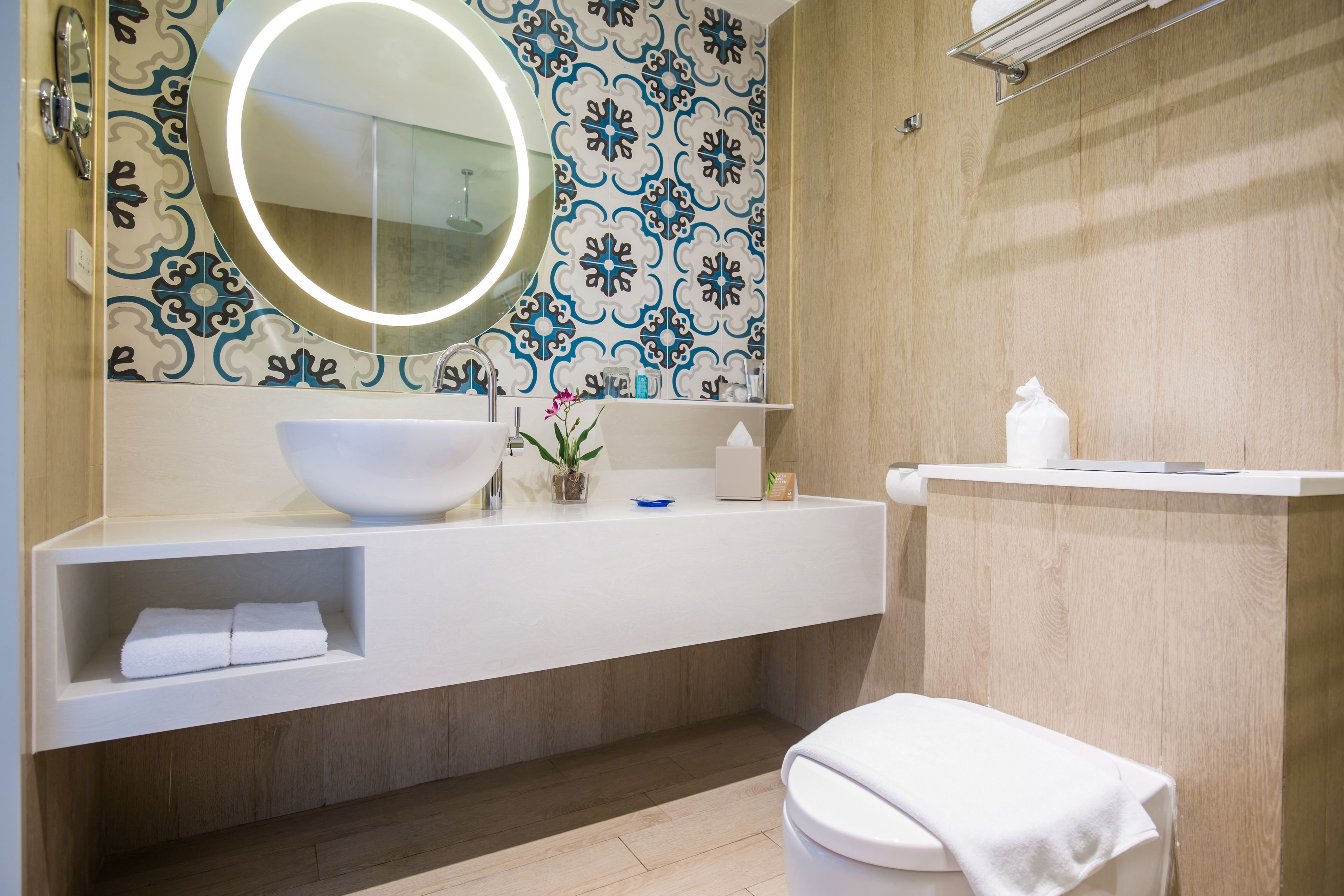 shower, free toiletries, hair dryer, slippers