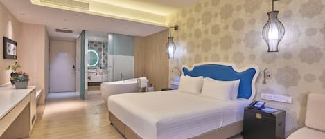 Club Double Room, 1 King Bed