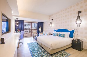 Sengetøy av topp kvalitet, safe på rommet og individuelt dekorert