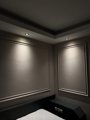 Luxe beddengoed, donzen dekbedden, pillowtop-bedden, een minibar