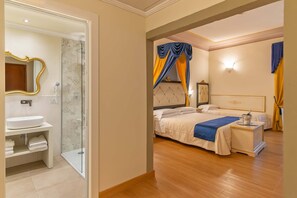 Quintuple room | Premium bedding, minibar, in-room safe, desk