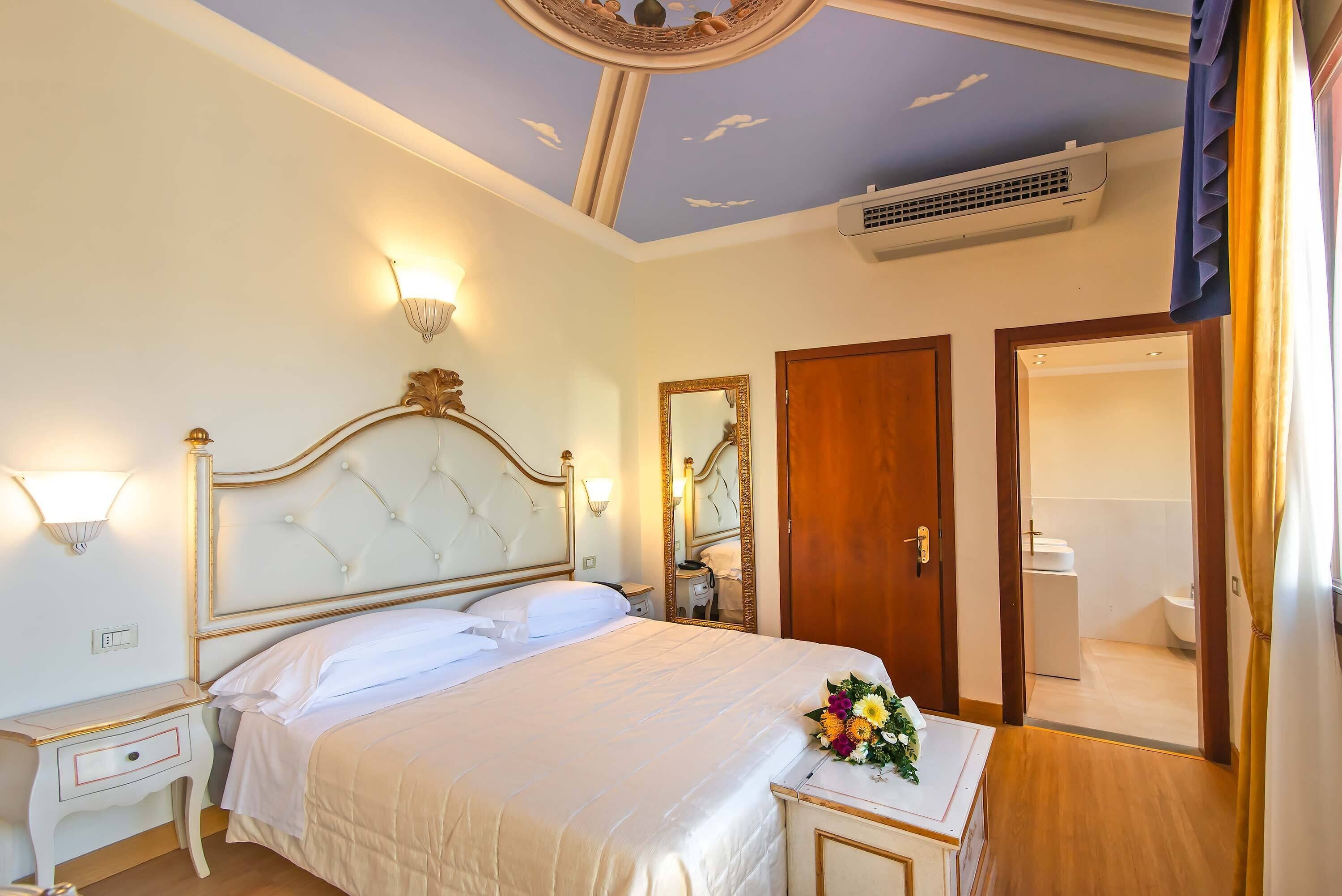 Chambre Double Supérieure | Literie de qualité supérieure, minibar, coffres-forts dans les chambres