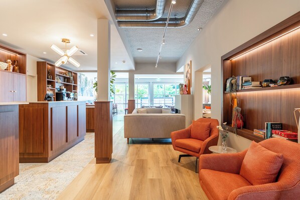 Lobby lounge