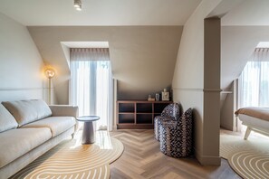 Suite | 1 bedroom, premium bedding, in-room safe, laptop workspace