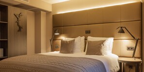 Small Room | Premium bedding, in-room safe, laptop workspace, blackout drapes