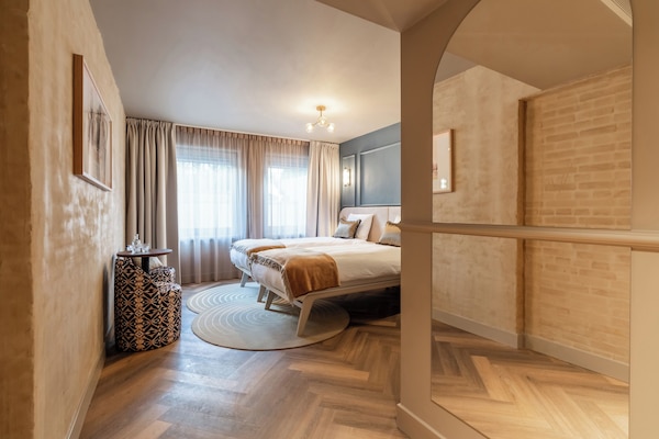 Family Room | Premium bedding, in-room safe, laptop workspace, blackout curtains