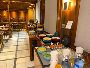 Daily buffet breakfast for a fee - Sercotel Toledo Renacimiento (Toledo)