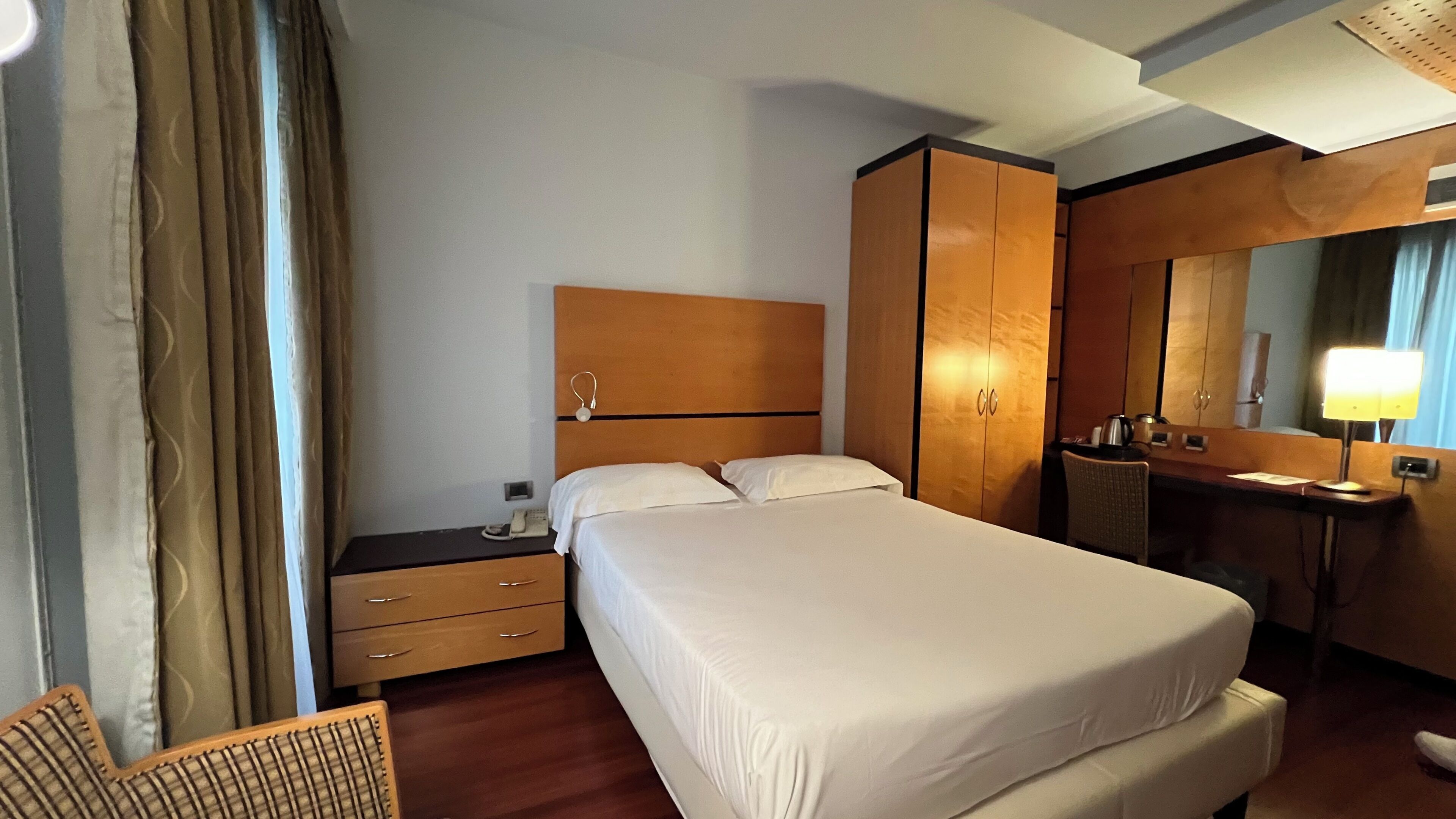 Classic Double Room Single Use | Minibar, in-room safe, desk, blackout drapes