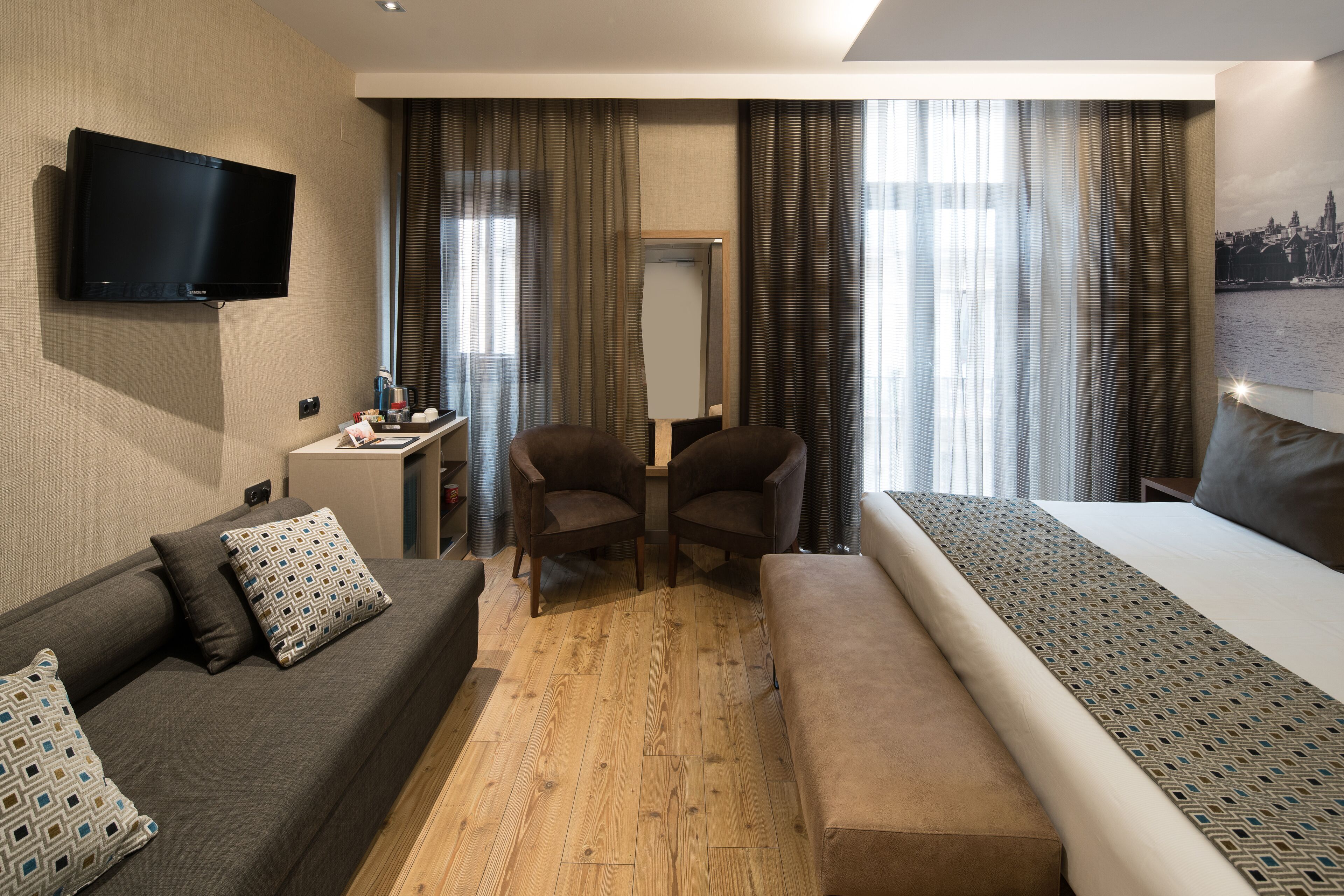 minibar, in-room safe, desk, soundproofing