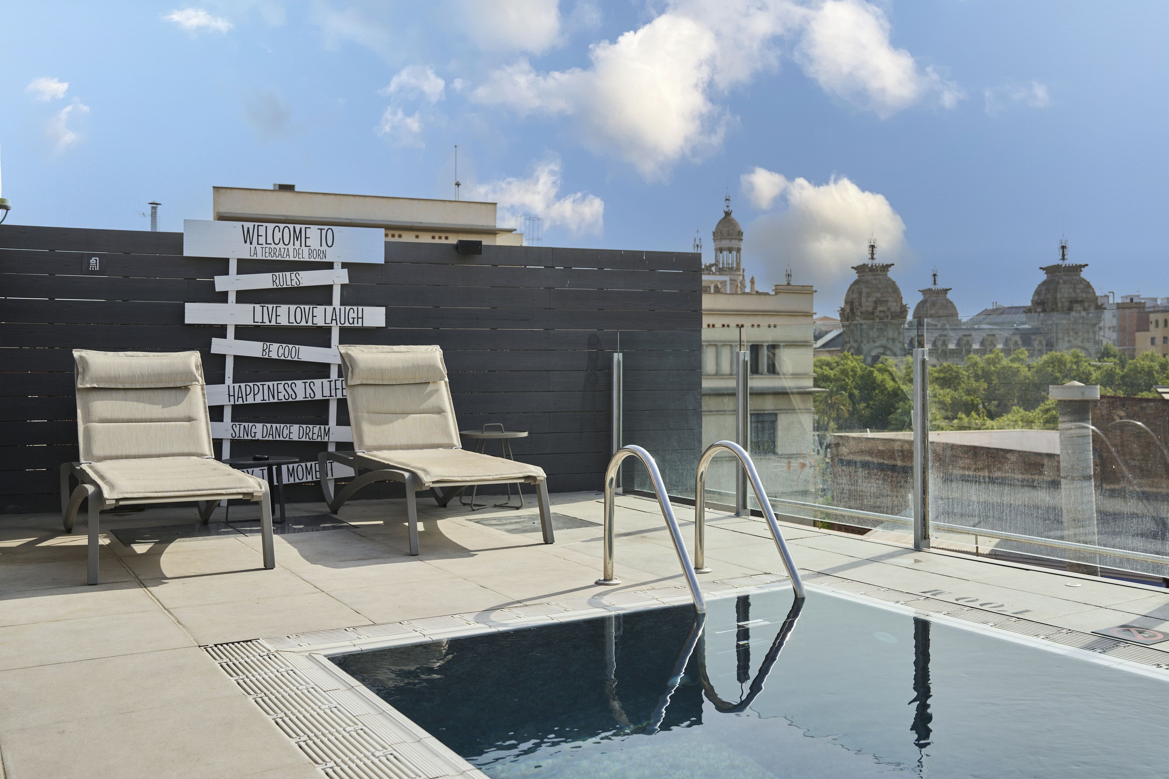 seasonal outdoor pool, pool loungers