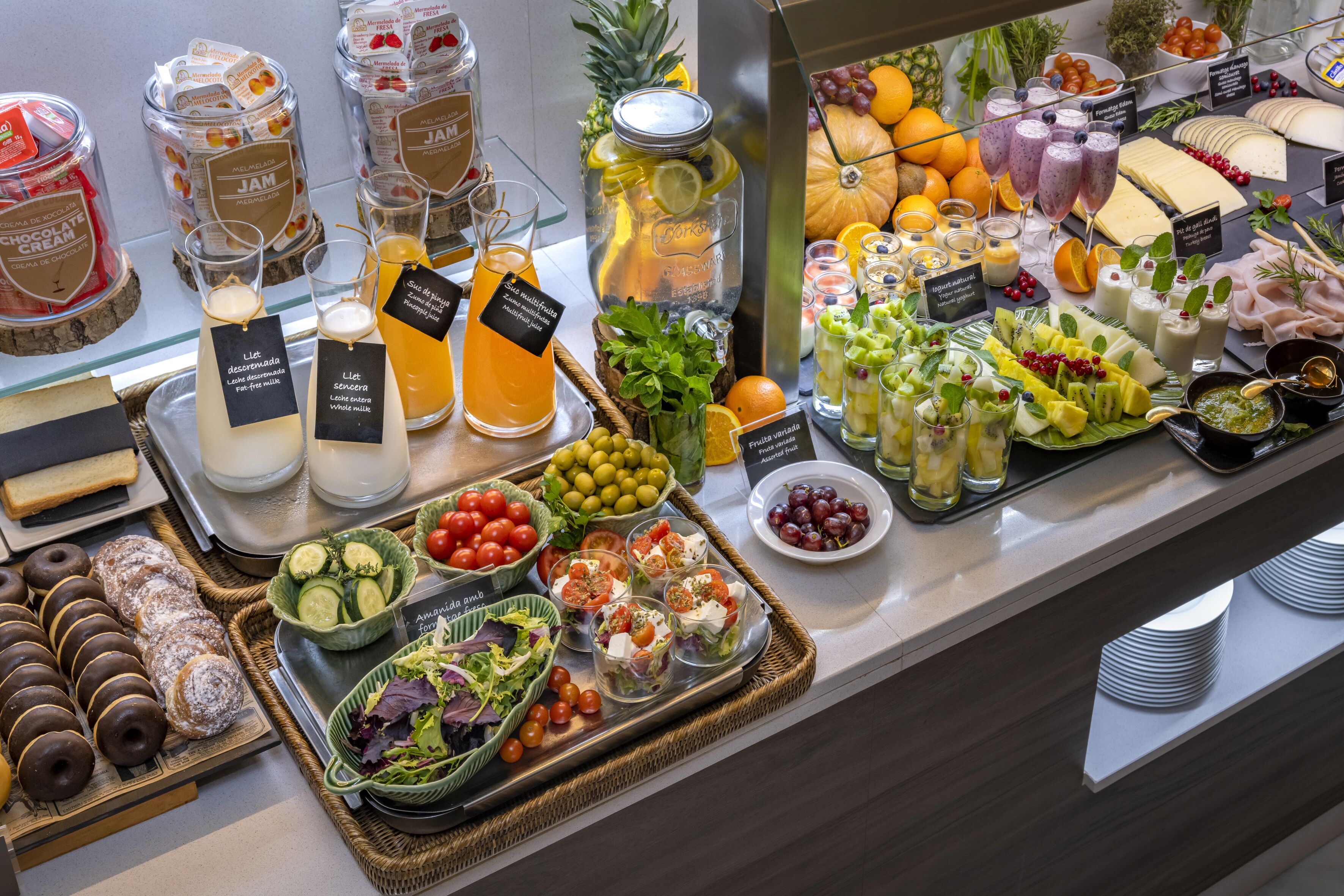 Dagelijks ontbijtbuffet (EUR 16 per persoon)