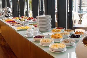 Daily buffet breakfast for a fee