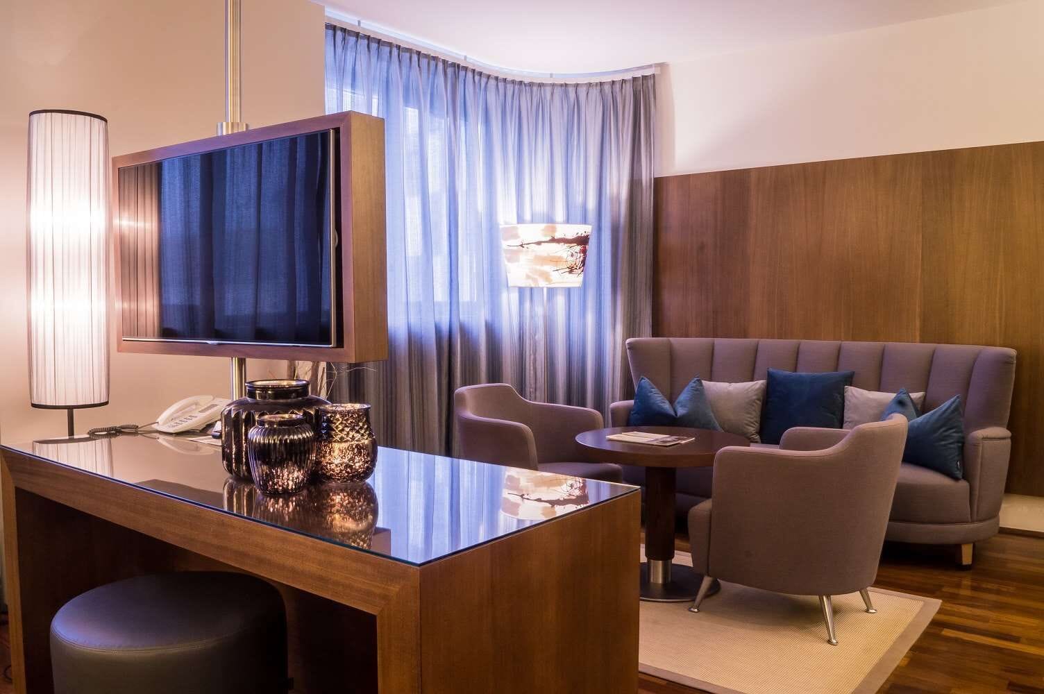 junior room | minibar, in-room safe, desk, soundproofing