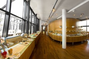 Morgenmadsbuffet hver dag (25 EUR pr. person)