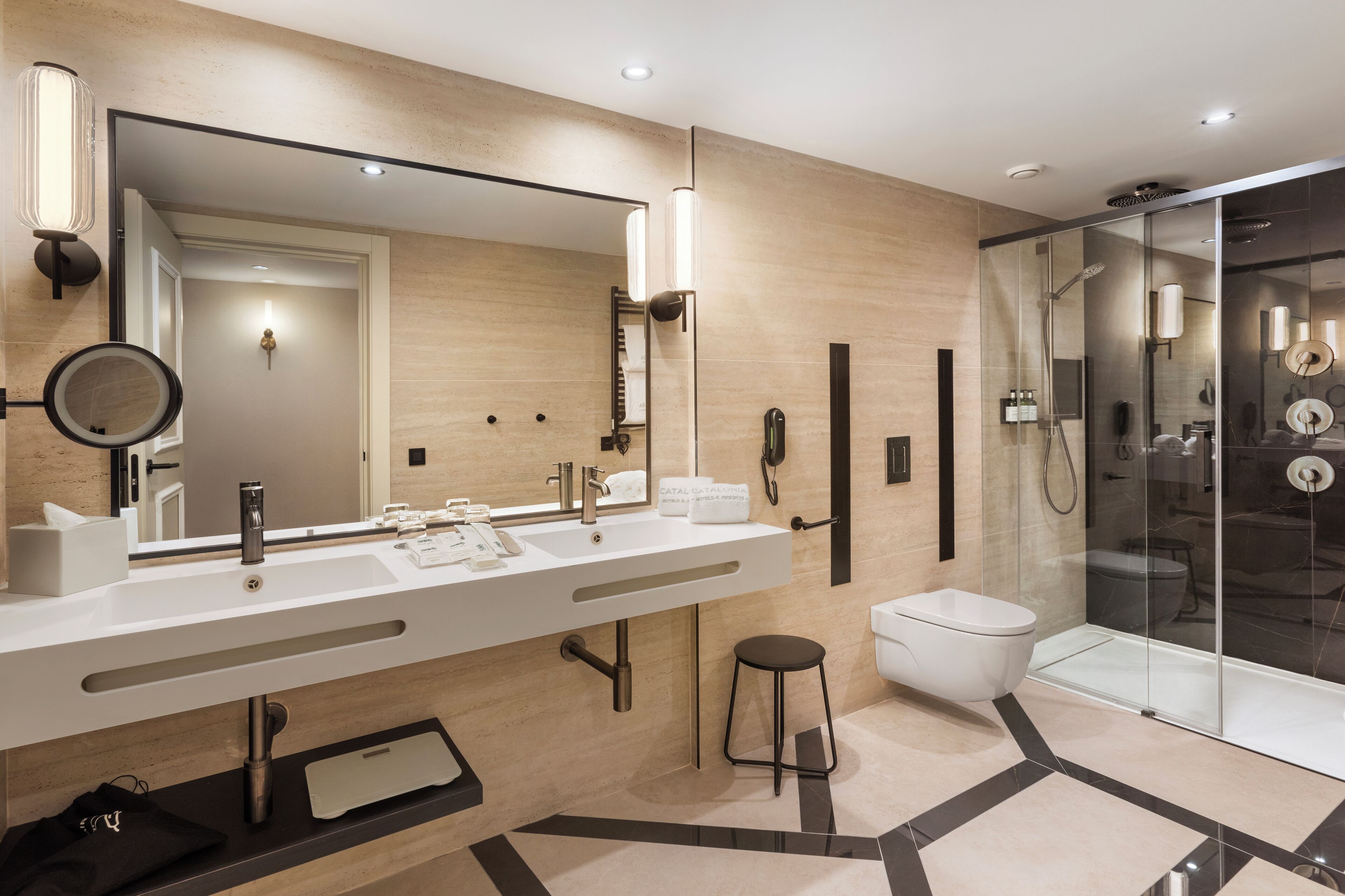 suite (2 adults + 2 children) | bathroom | eco-friendly toiletries, hair dryer, bidet, towels
