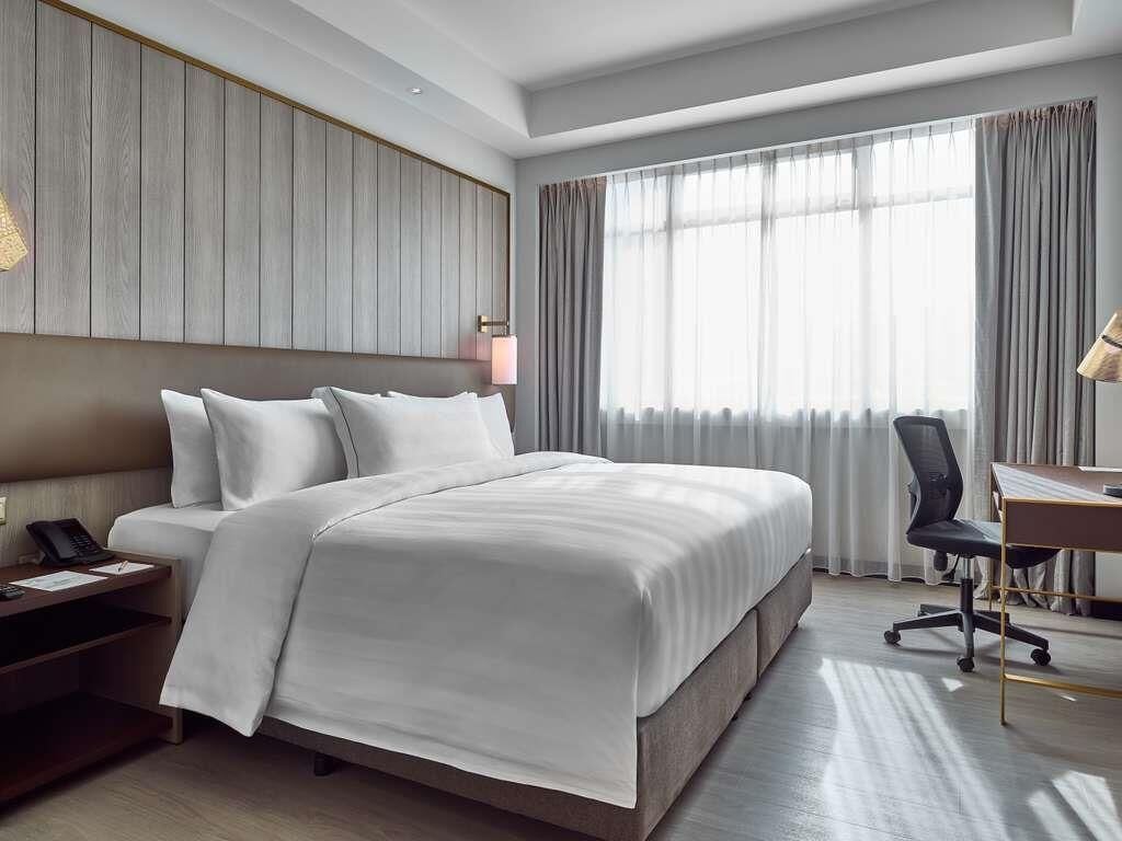 Perhehuone, useita sänkyjä (Premier) | Minibaari, tallelokero huoneessa, yksilöllisesti kalustettu, työpöytä
