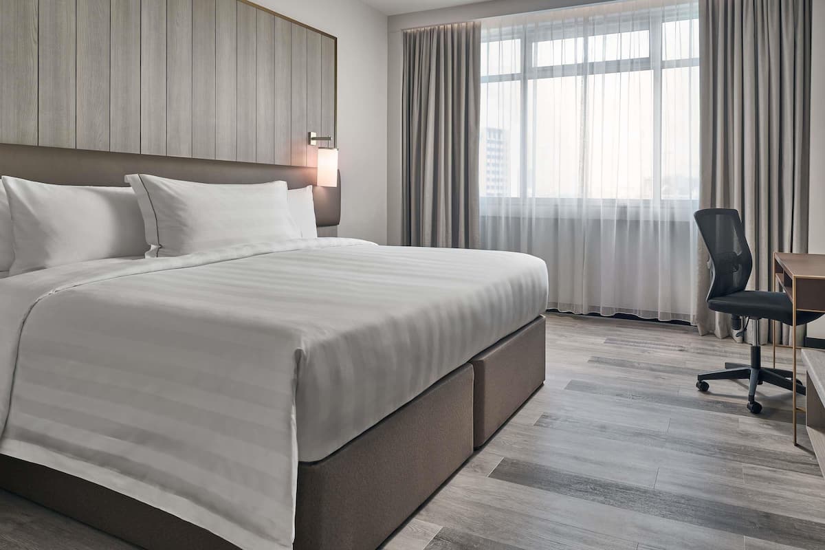 Superior Room with 1 King Bed