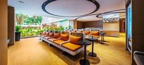 Lobby sitting area - Novotel Singapore on Kitchener (Singapore)