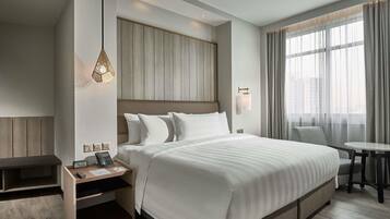 Familienzimmer, Mehrere Betten | Minibar, Zimmersafe, Schreibtisch, Verdunkelungsvorhänge