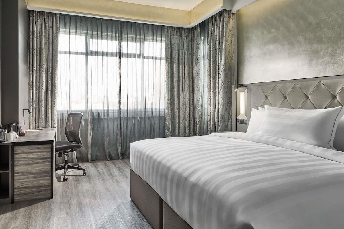 Deluxe Room with 1 King Bed