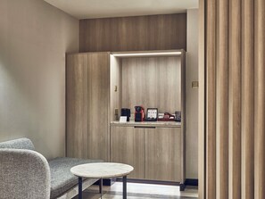 Kamar Keluarga, Beberapa Tempat Tidur (Premier) | Minibar, brankas, dan dilengkapi dengan perabotan berbeda-beda