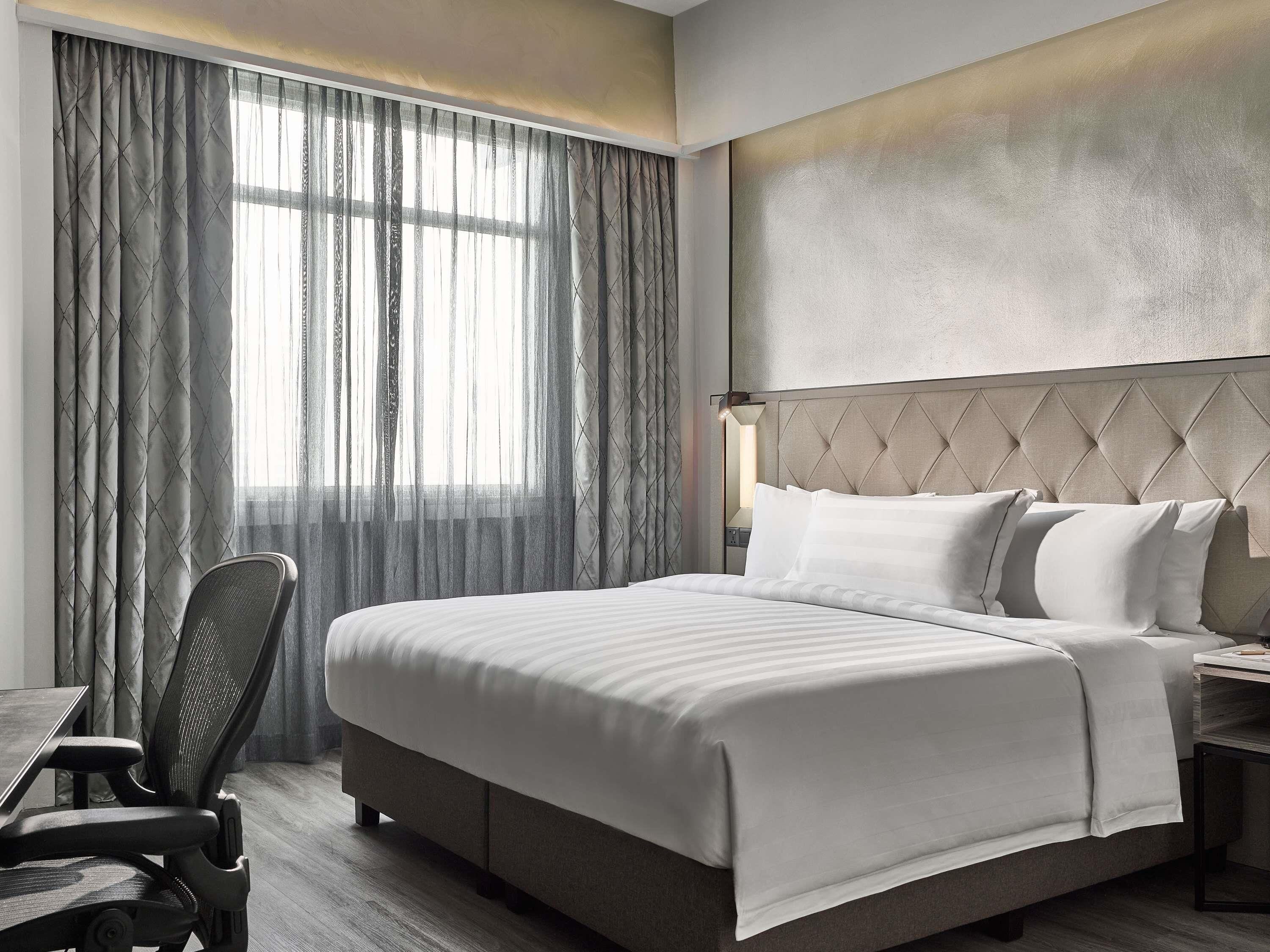 Premier Suite, 1 King Bed | Minibar, in-room safe, desk, blackout drapes