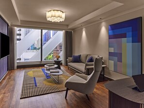 In-room safe, desk, blackout drapes, iron/ironing board - Pullman Singapore Orchard  (Singapore)