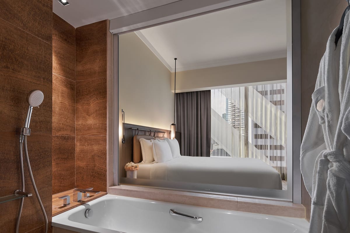 Premier Room, 1 King Bed (Orchard Paragon View) | In-room safe, desk, blackout curtains, iron/ironing board
