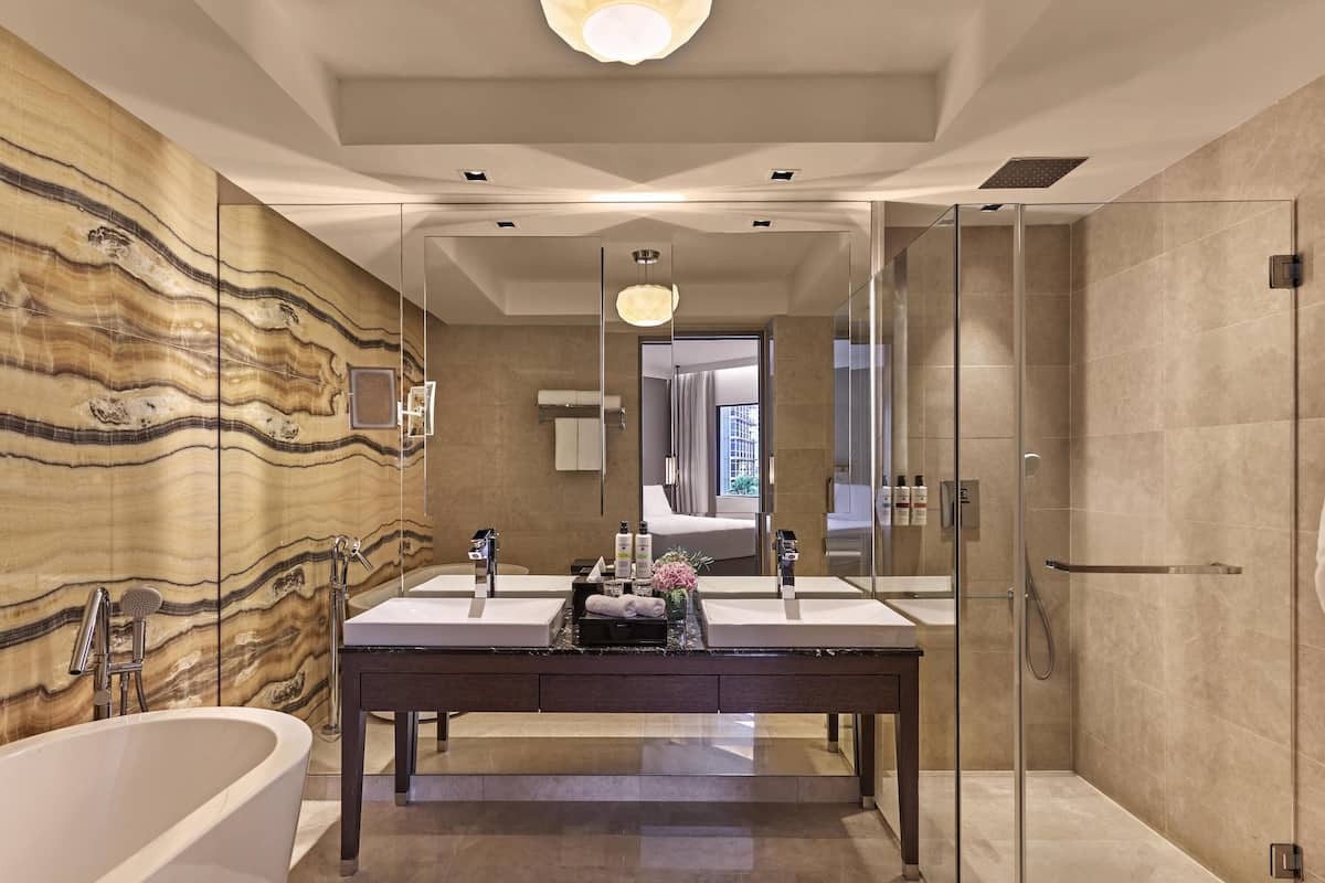 Coffres-forts dans les chambres, bureau, rideaux occultants