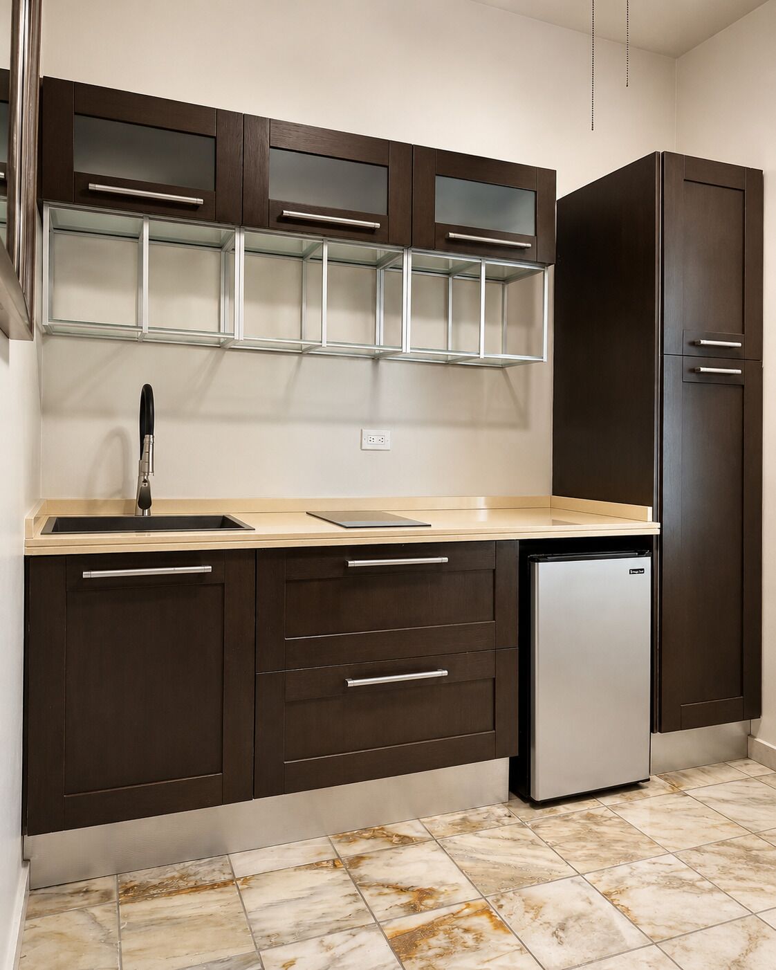 Habitación familiar, 2 habitaciones, no fumadores, cocina básica | Cocina básica privada | Microondas en la zona común