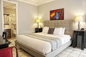 Chambre Supérieure, 1 très grand lit | 1 chambre, couette en duvet d'oie, décoration personnalisée