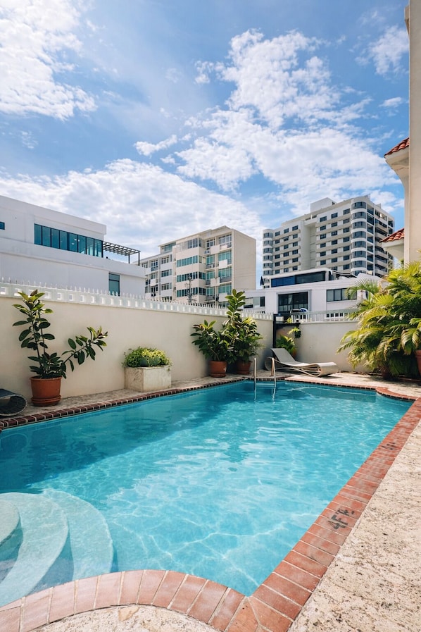 Outdoor pool, pool loungers