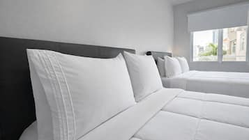 Dobbeltrom – superior, 2 dobbeltsenger | Dundyner, individuelt dekorert, individuelt innredet og skrivebord