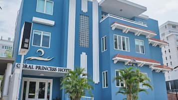 Fachada da propriedade