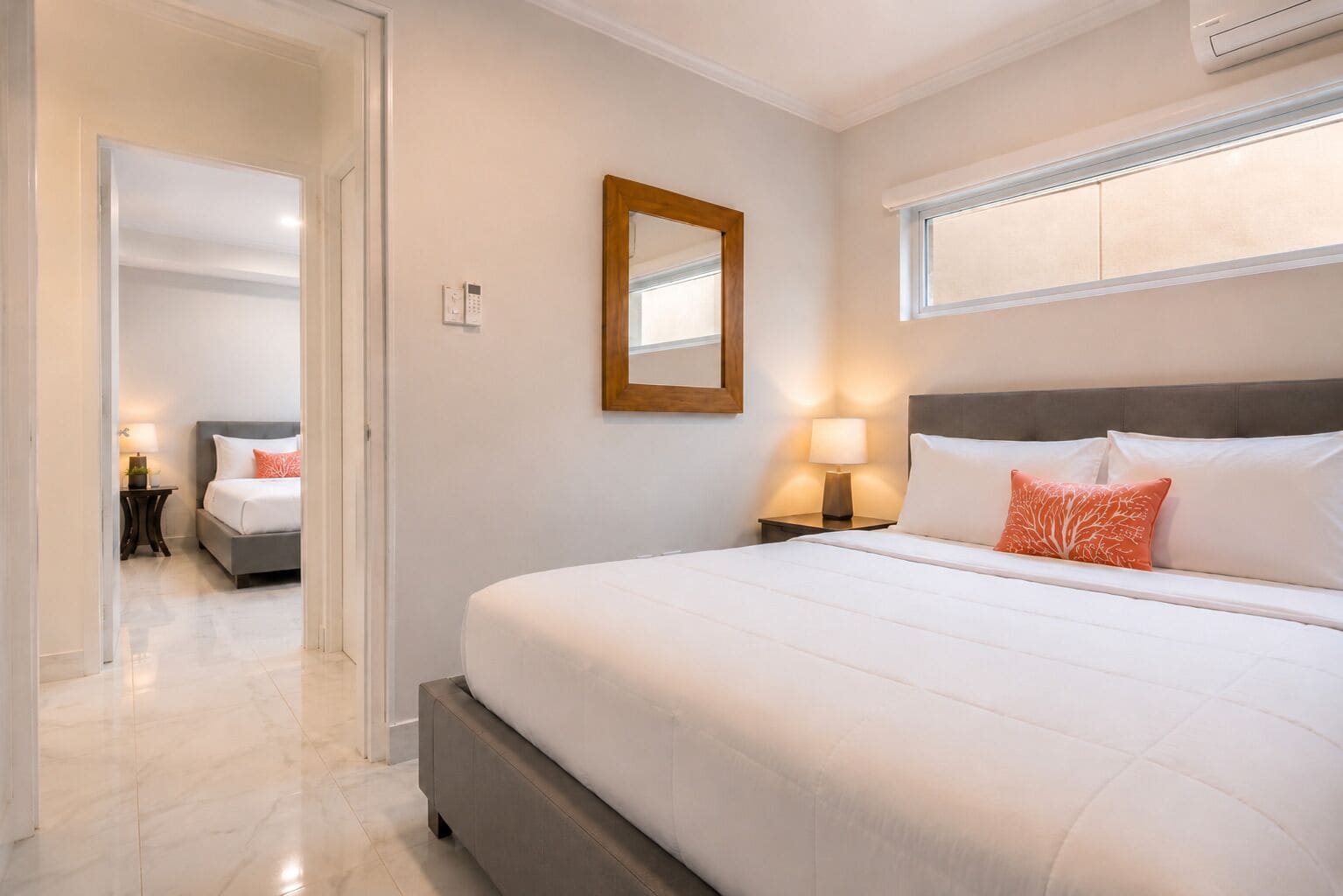 Cubrecamas, decoración personalizada y muebles diferentes 