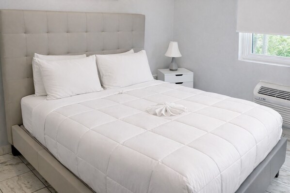 The Queen | Down duvets, individually decorated, individually furnished - Coral Princess Hotel (San Juan)