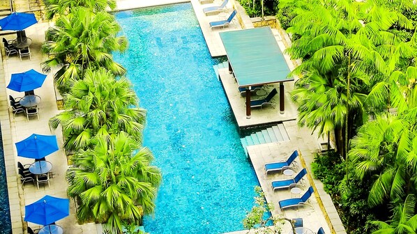 Outdoor pool, open 7:00 AM to 8:00 PM, free pool cabanas, pool umbrellas - Amara Hotel (Singapore)