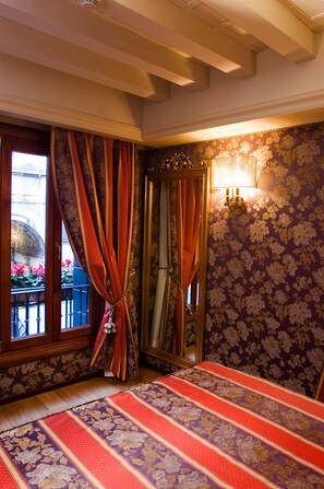 Junior Suite | Minibar, in-room safe, soundproofing, free WiFi