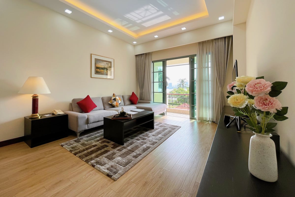 55-inch LCD TV with satellite channels, TV, fireplace