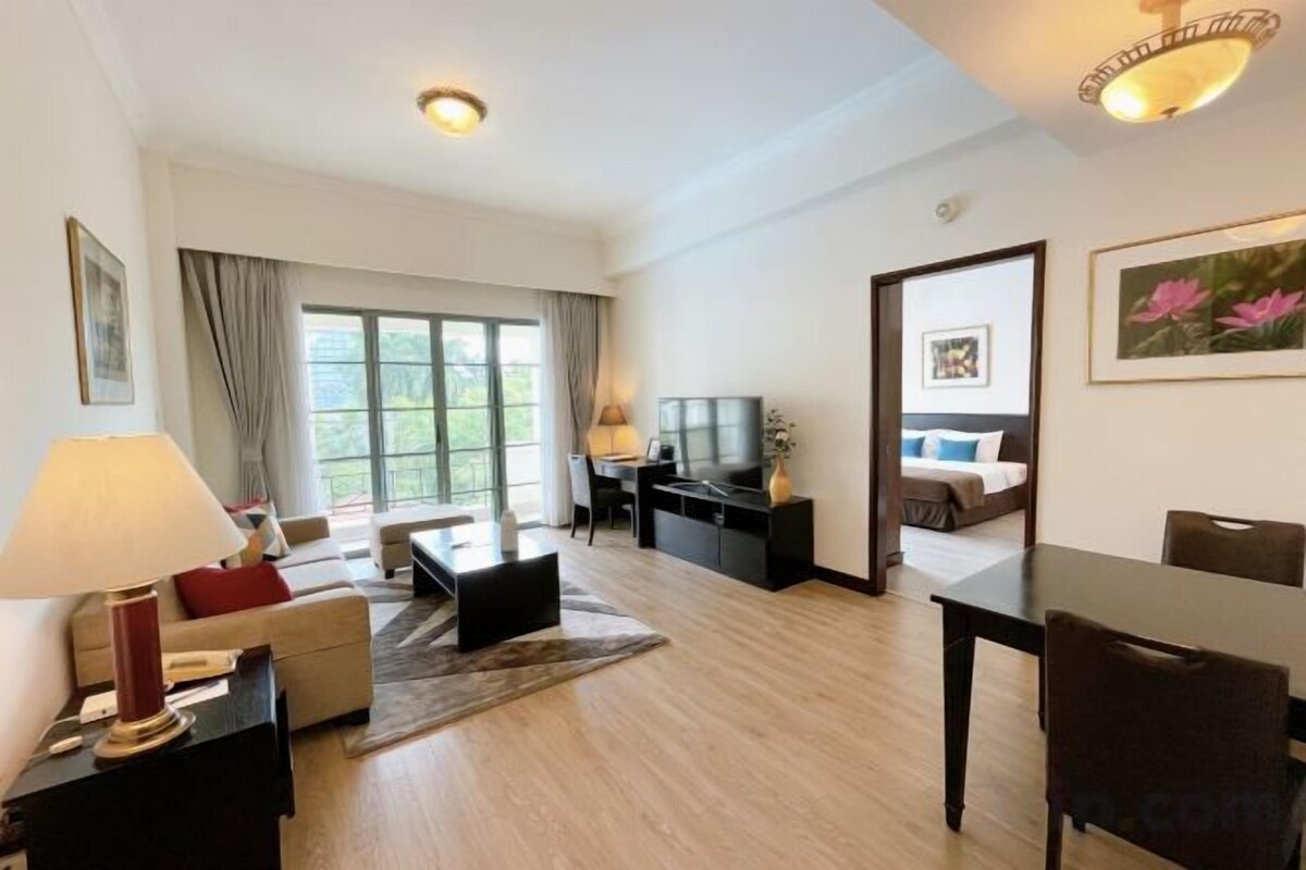 Living area | 55-inch LCD TV with satellite channels, TV, fireplace