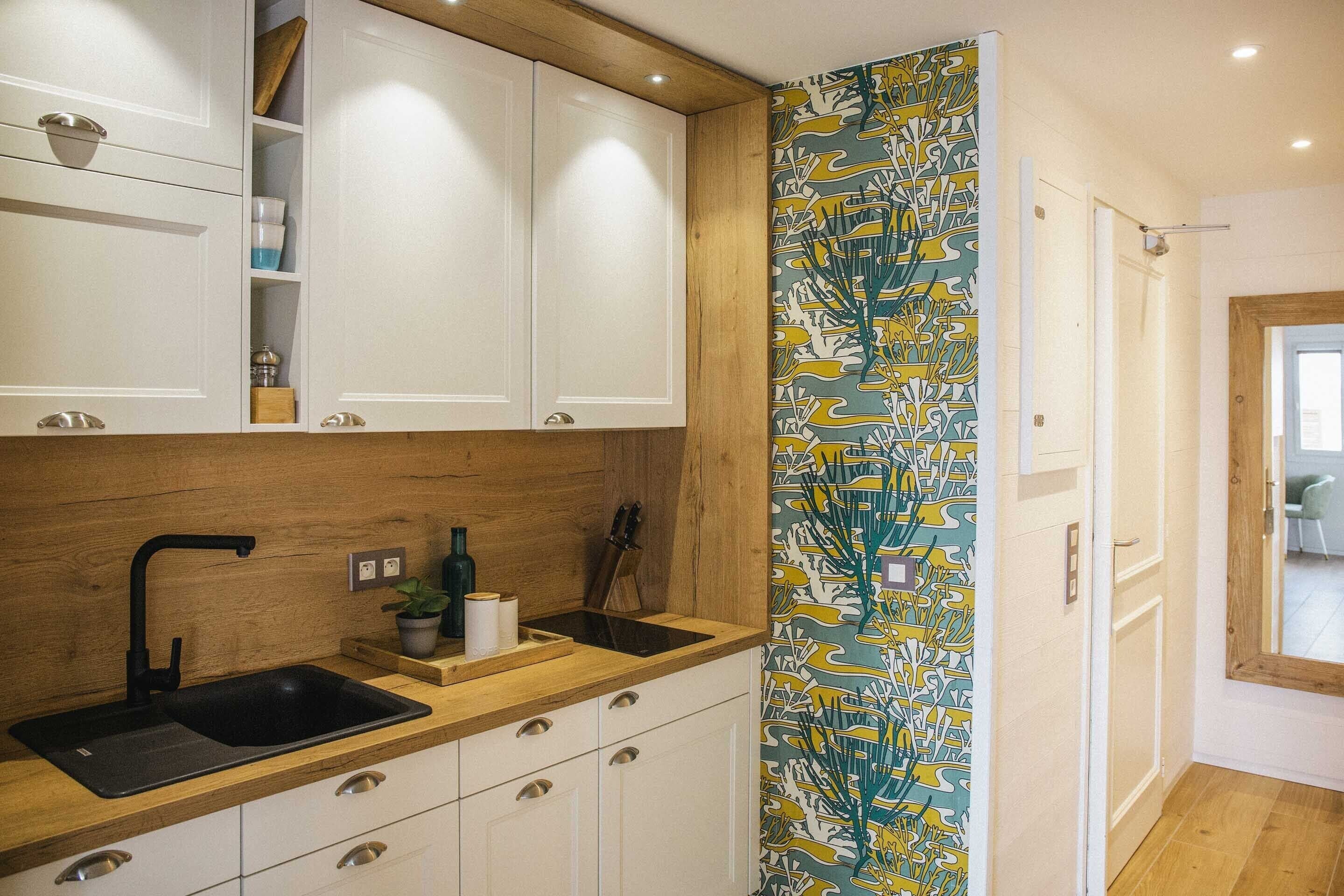 executive room | private kitchen | espresso maker, electric kettle